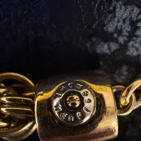 Luxurious Gold Chain Bracelet - Picture 5 of 7